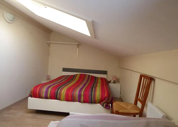 2 Et Jardin A Navarrosse Apartment